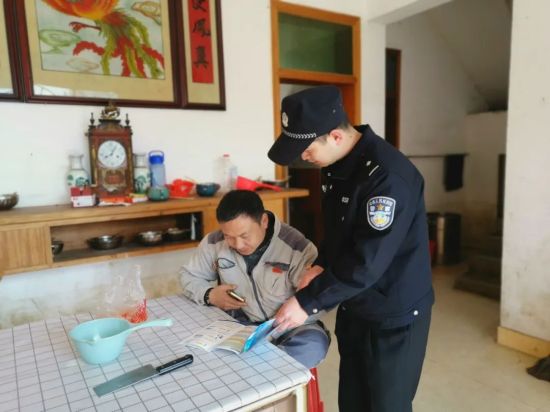 2024香港今晚开特马，香港特马犯罪警示，警惕非法赌博风险