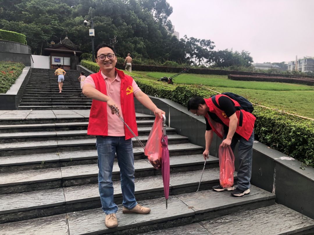 最新捡垃圾，城市之美，从你我捡拾开始——最新捡垃圾行动