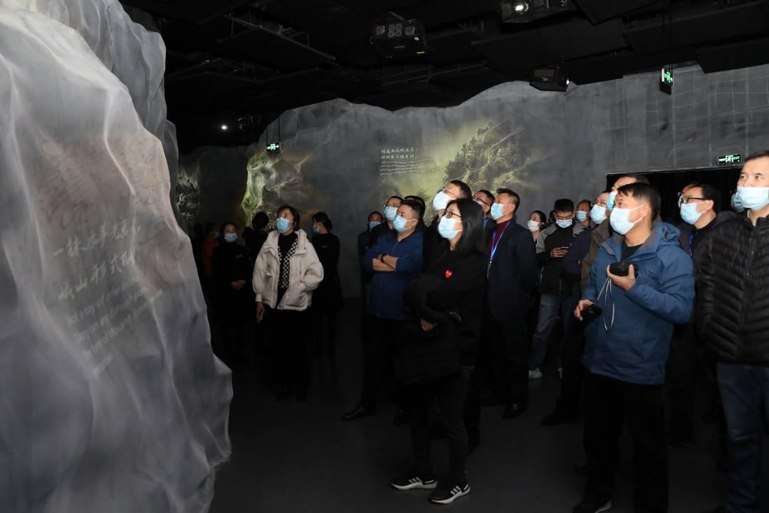 峨眉最新新闻，峨眉山：旅游新貌、文化繁荣、环保新举、交通进展及最新新闻报道