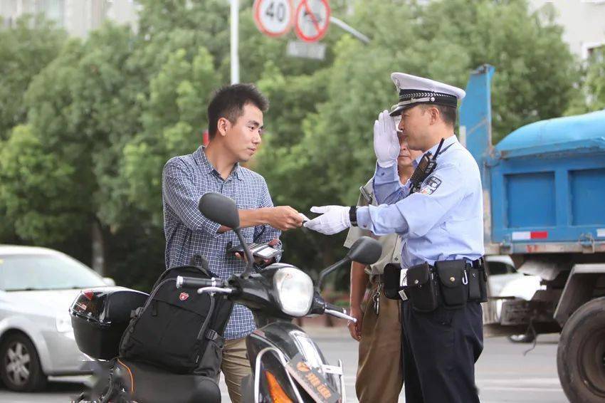 2017北京最新车祸，北京车祸事件回顾：交通安全问题需全民共同关注与努力
