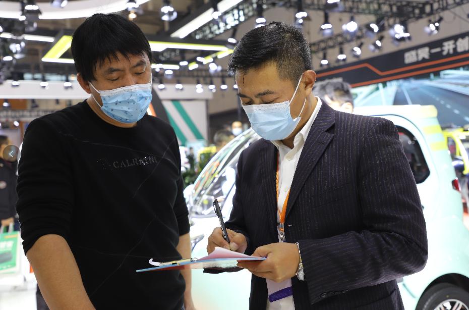 剧情新能源，未来影视产业的绿色变革之路，绿色未来，新能源驱动影视产业变革之路