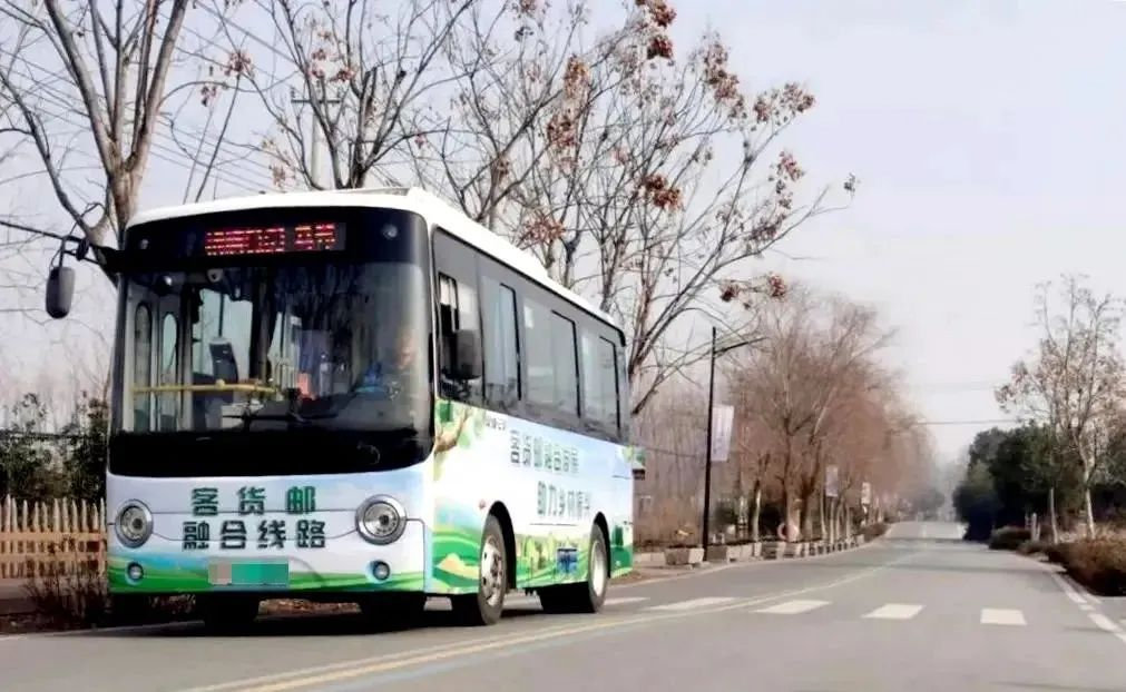 新野县最新公交车，新野县公交车最新发展概况：更新、设计与影响
