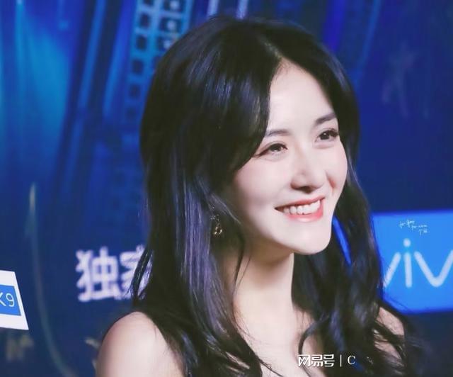 论“最美”主持只服这8位，气质脱俗、走路带风，谢娜等人算了吧
