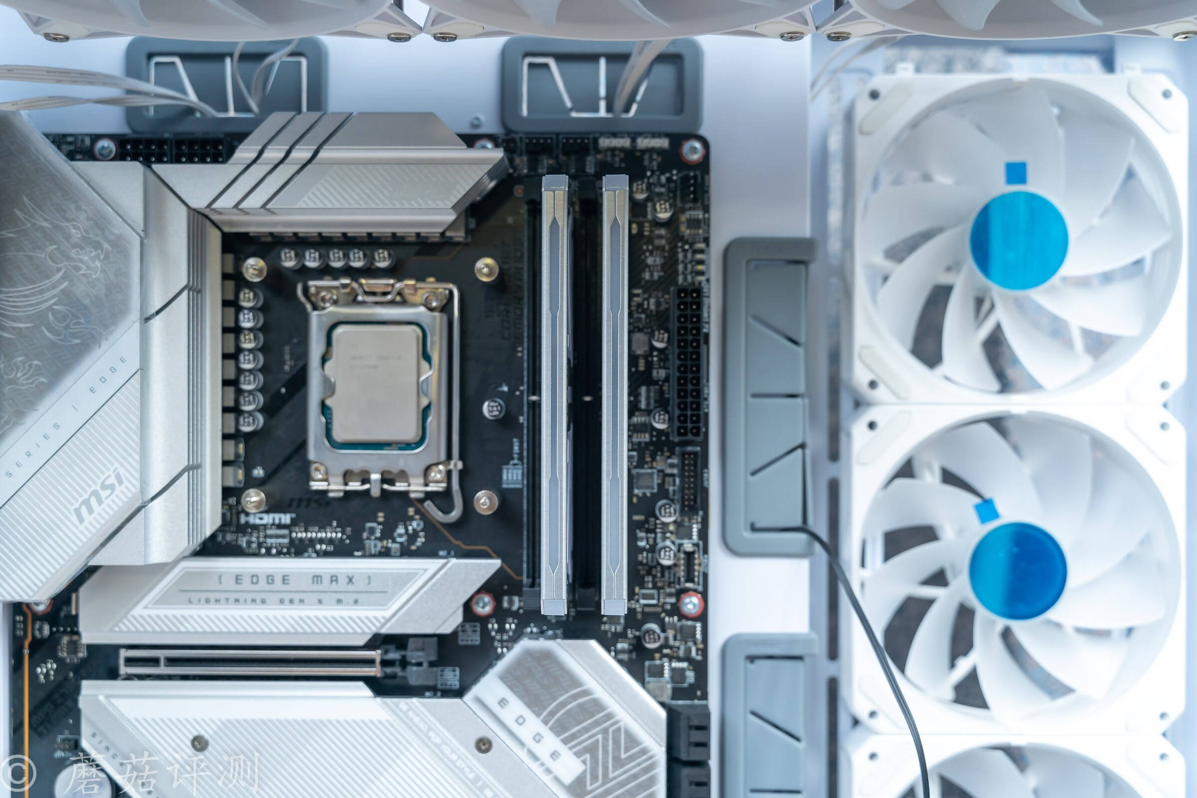 ���ܳ���ITXС�壬�߲ʺ�CVN B760I FROZEN WIFI��½����������