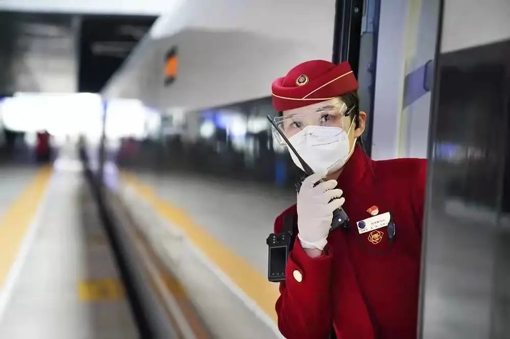 2022春运火车票明起开售：12306夜间售票时间延至凌晨1点，开车前都可退票
