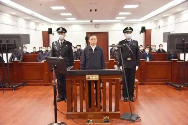 前任官宣被查1天后，桂林新书记到岗