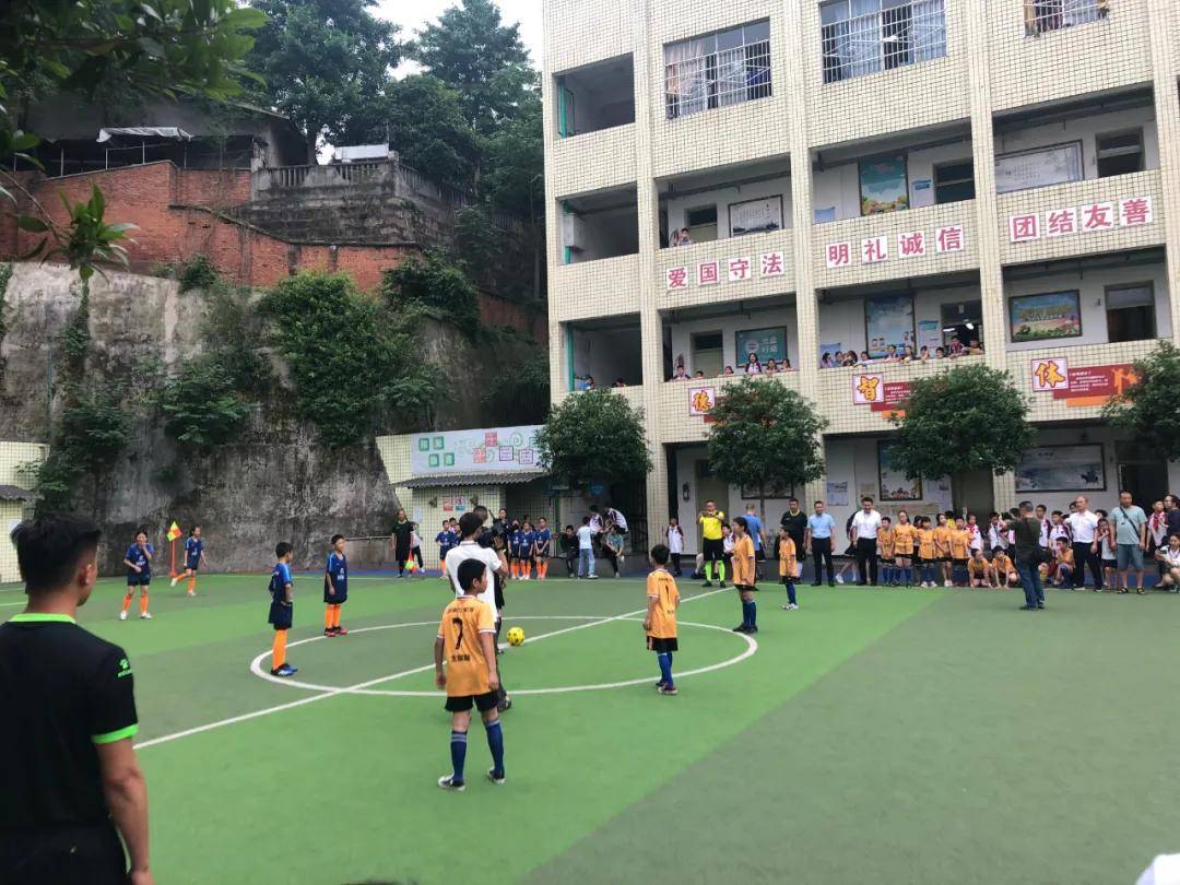 【学生成长】清新区第二小学第三届“尚韵杯”班级足球联赛系列报道之一年级赛况